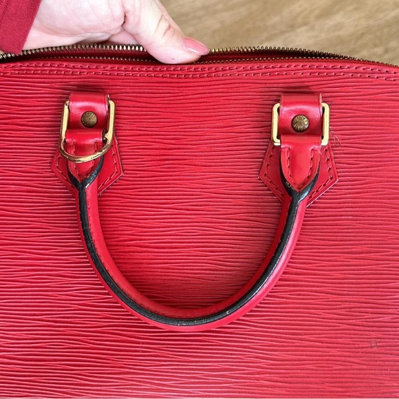 Louis Vuitton Emma Epi leather. Used a few times. - Picture 4 of 11